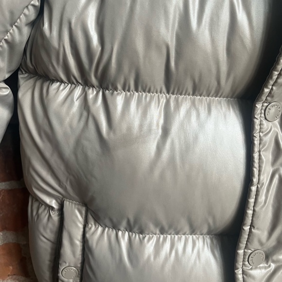 Aritzia Super Puff High Gloss 2XS - Picture 7 of 16